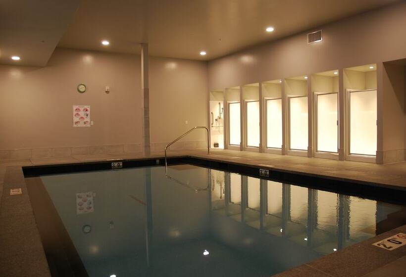 Cedartree Hotel Portland Hillsboro