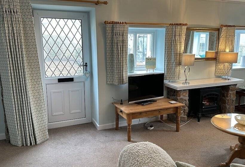 Welcoming 2 Bed Charming Self Catering Cottage