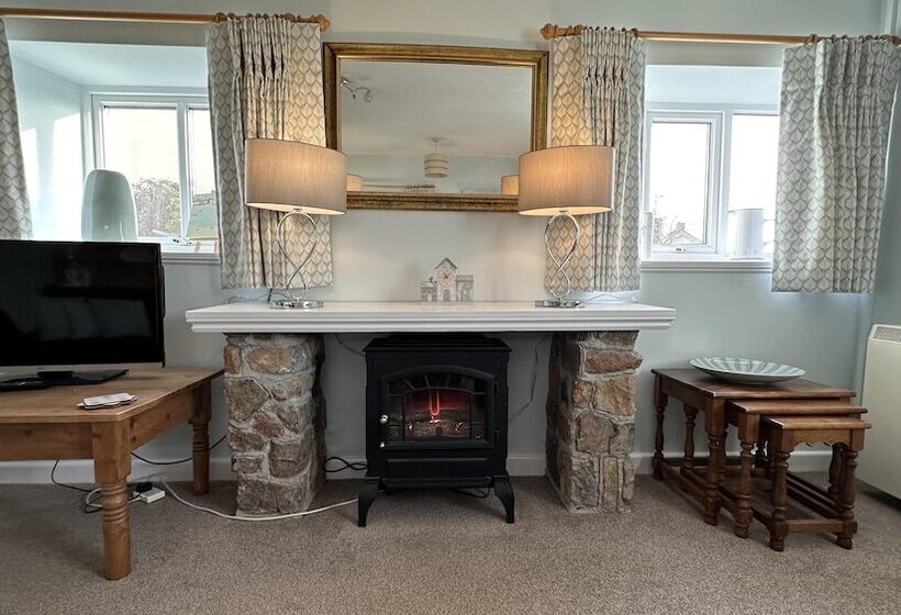 Welcoming 2 Bed Charming Self Catering Cottage