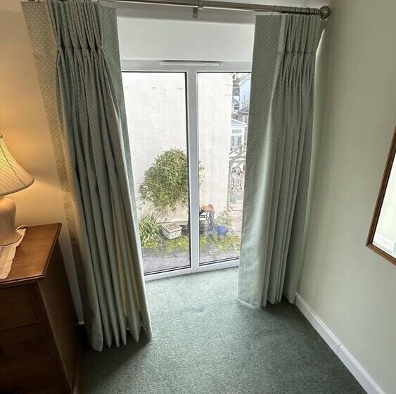 Welcoming 2 Bed Charming Self Catering Cottage