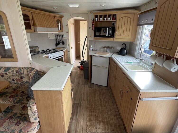 Great 8 Berth Caravan For Hire In Skegness Ref 33069f
