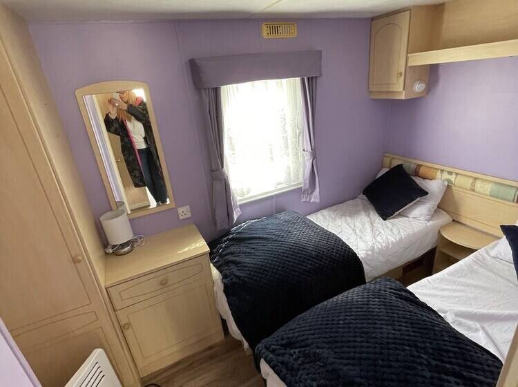 Great 8 Berth Caravan For Hire In Skegness Ref 33069f