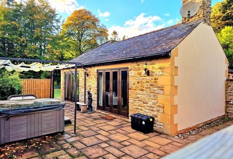 Colleton Cottage At Lovelady Shield