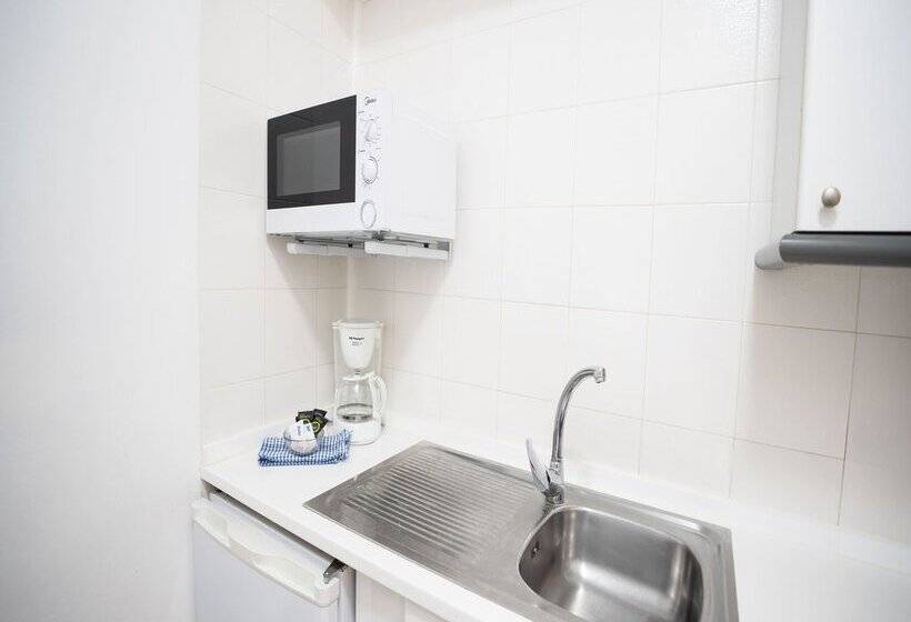 Coral La Quinta Park Suites