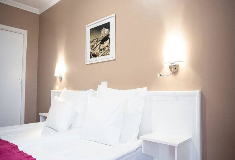 Coral La Quinta Park Suites