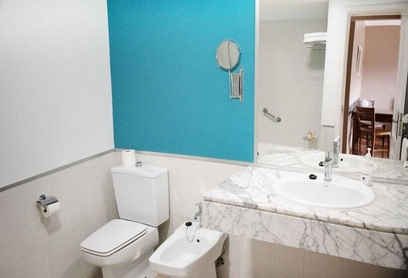 Coral La Quinta Park Suites