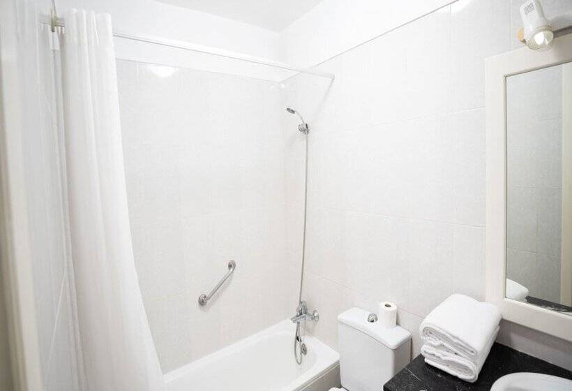 Coral La Quinta Park Suites