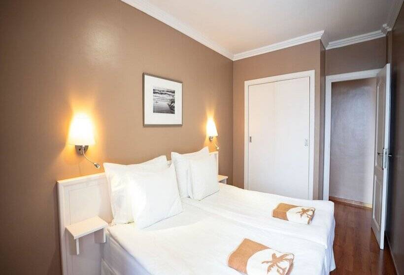 Coral La Quinta Park Suites