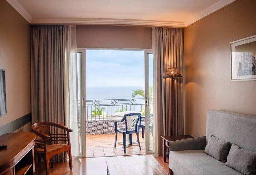 Coral La Quinta Park Suites