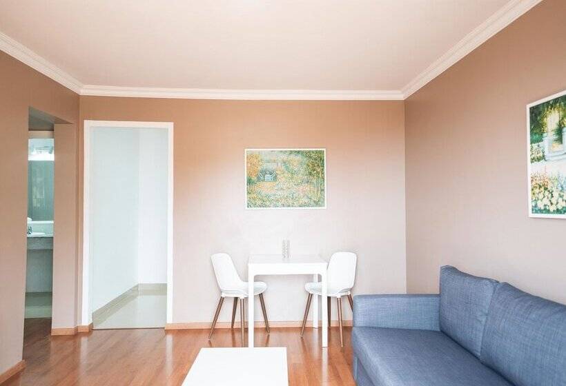 Coral La Quinta Park Suites