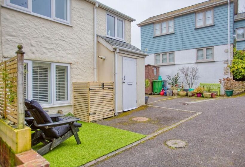 Fantastic 1bd Hideaway, 2 Minutes To The Sea