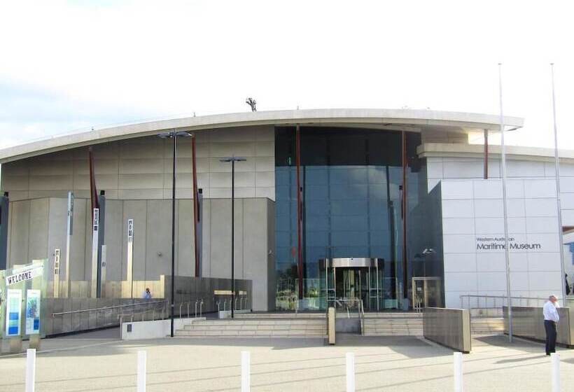 Fremantle Harbourside Luxury Apartments