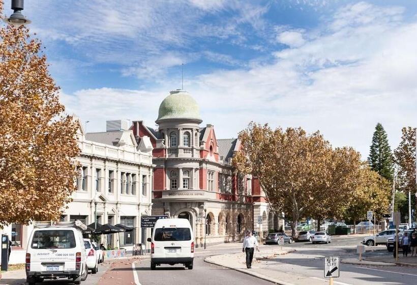 Fremantle Harbourside Luxury Apartments