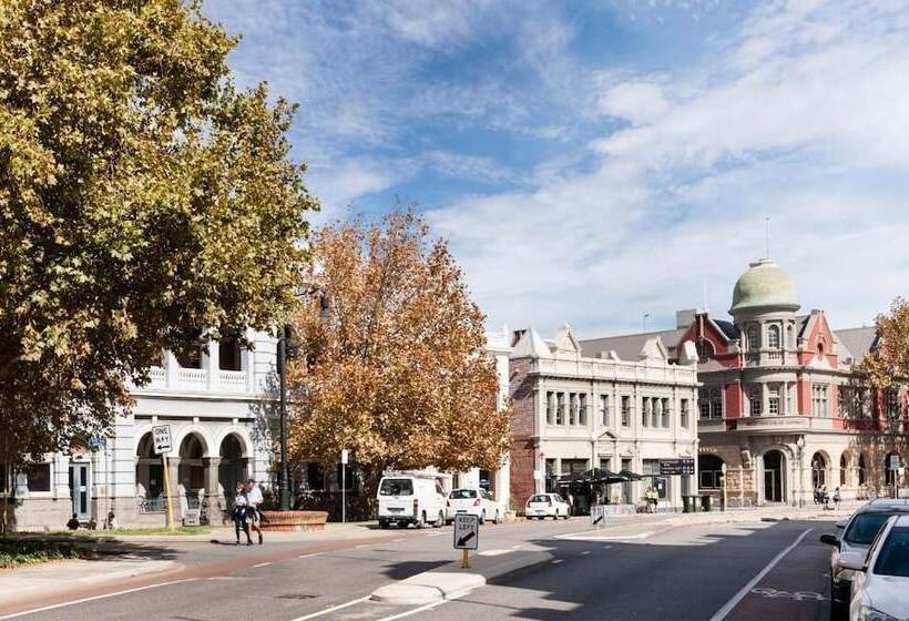 Fremantle Harbourside Luxury Apartments