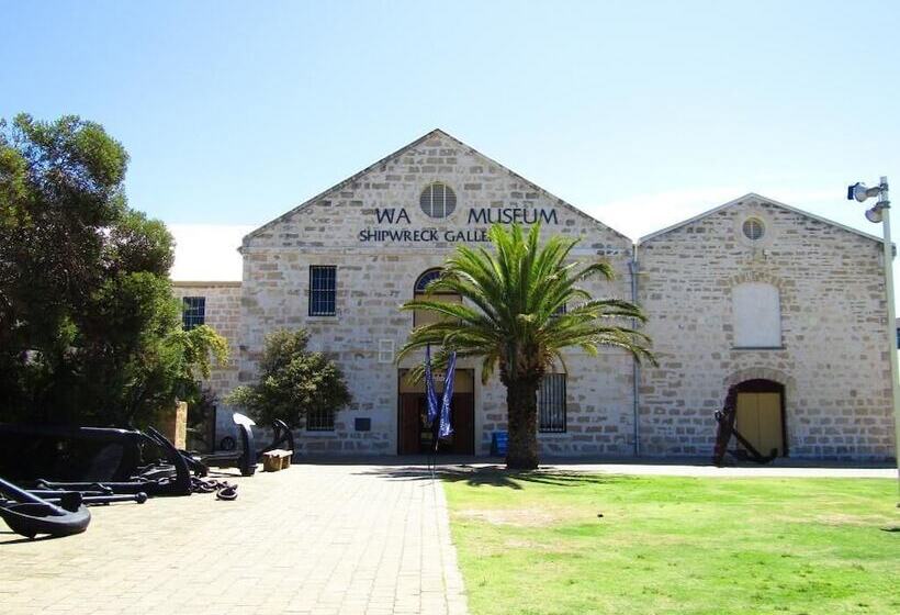 Fremantle Harbourside Luxury Apartments