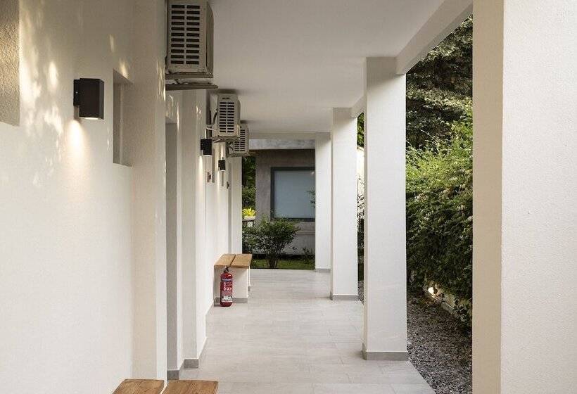 Gkaras Camp & Apartments