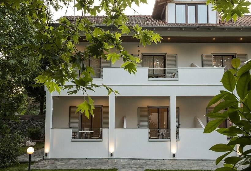 Gkaras Camp & Apartments