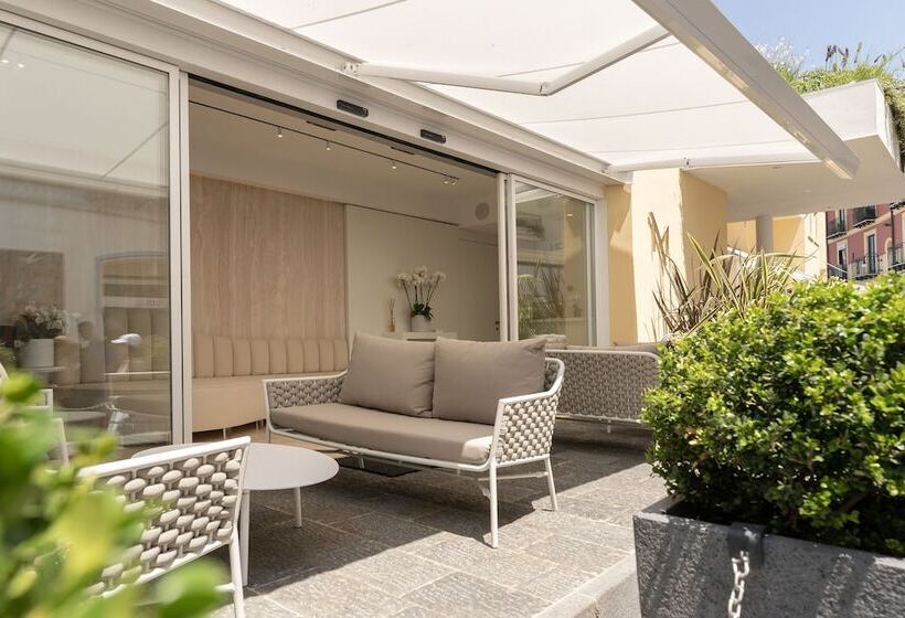 簡易ホテル Palazzo M Capri