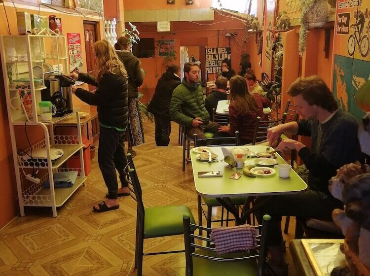 مسافرخانه Puerto Alegre Copacabana