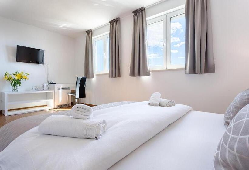 Hotel Adriatic Queen Residence