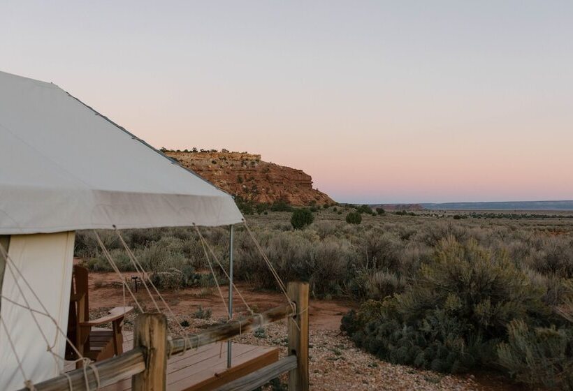 Отель Basecamp 37°