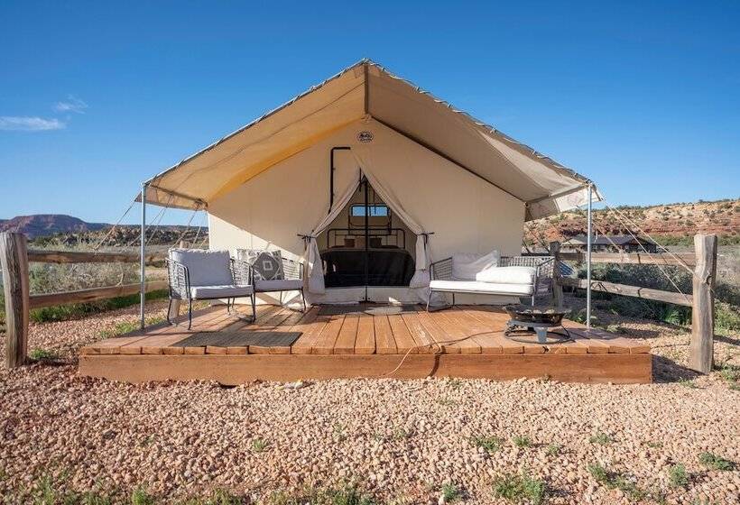 Отель Basecamp 37°