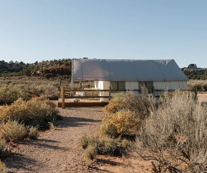 Отель Basecamp 37°