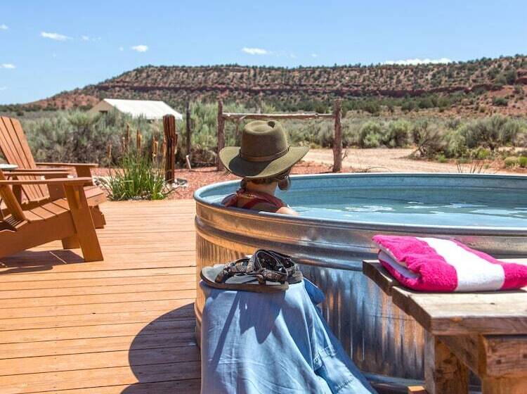 Отель Basecamp 37°