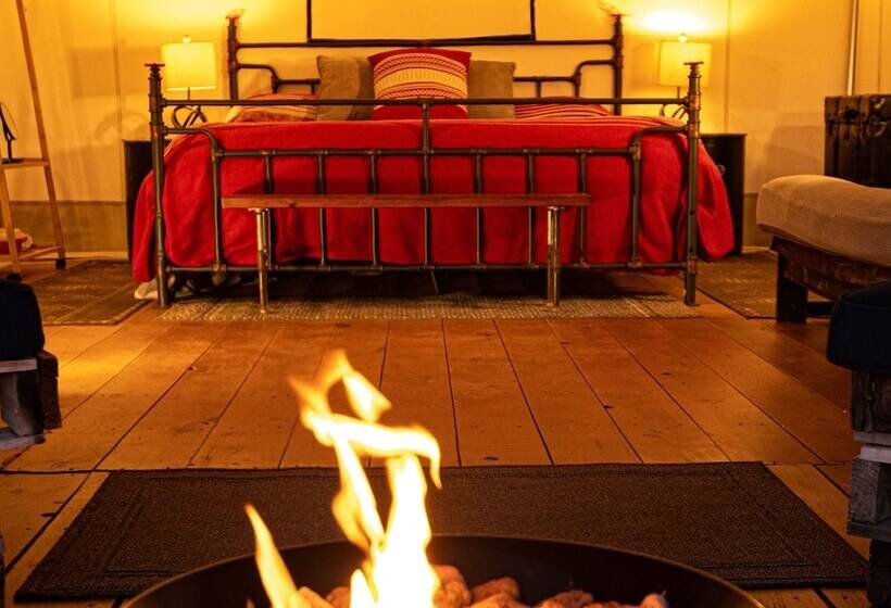 Отель Basecamp 37°