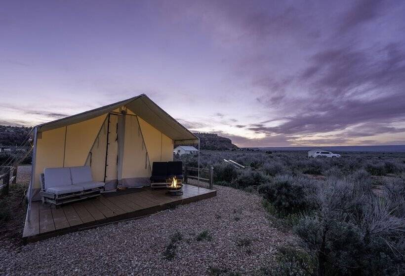 Отель Basecamp 37°