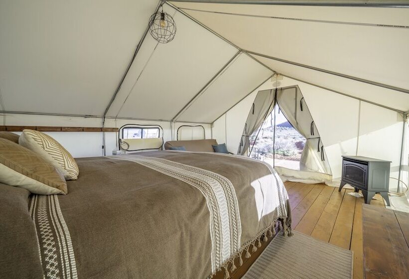 Отель Basecamp 37°