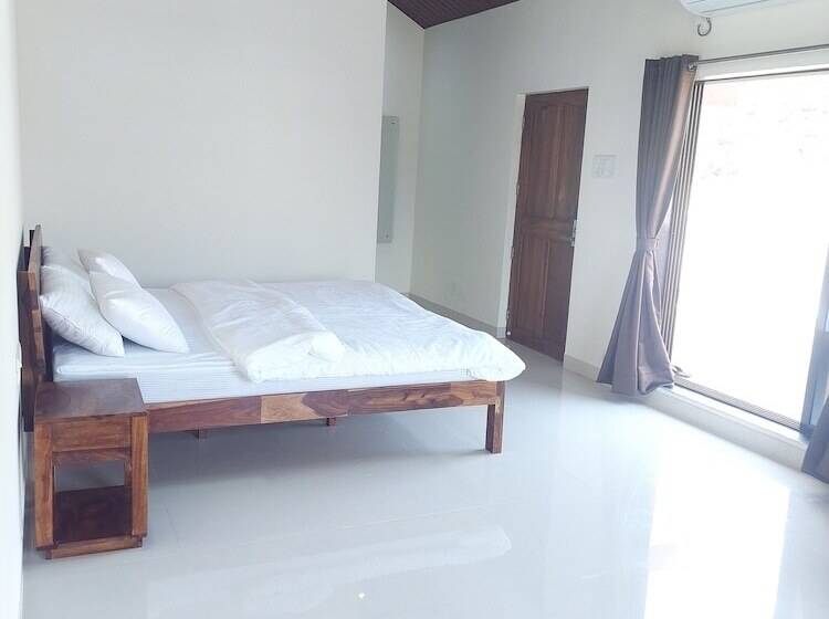 فندق Berryl Resorts