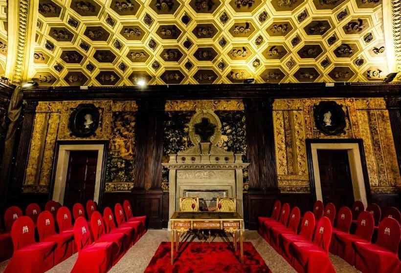 Отель Castello Brancaccio