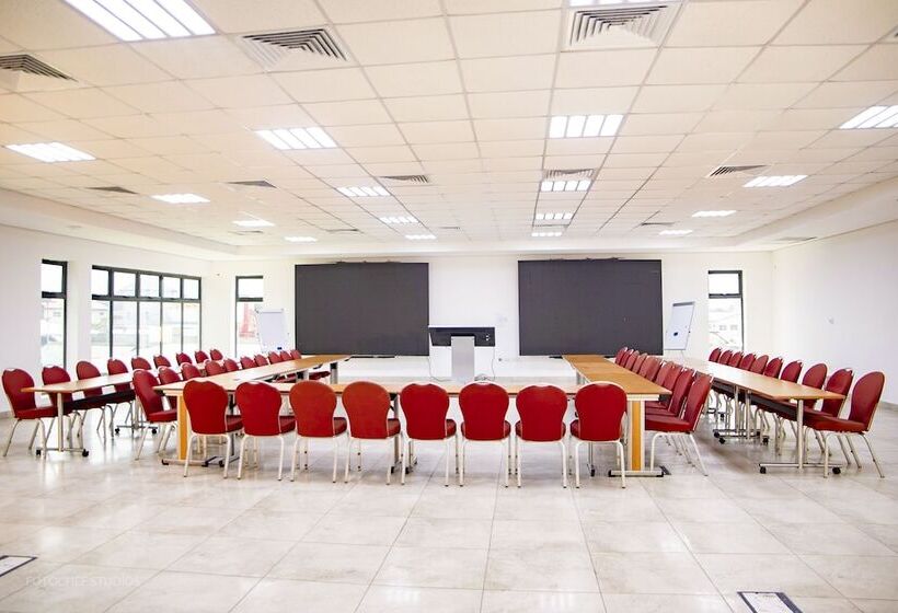 Отель Genesis Jersey Estate