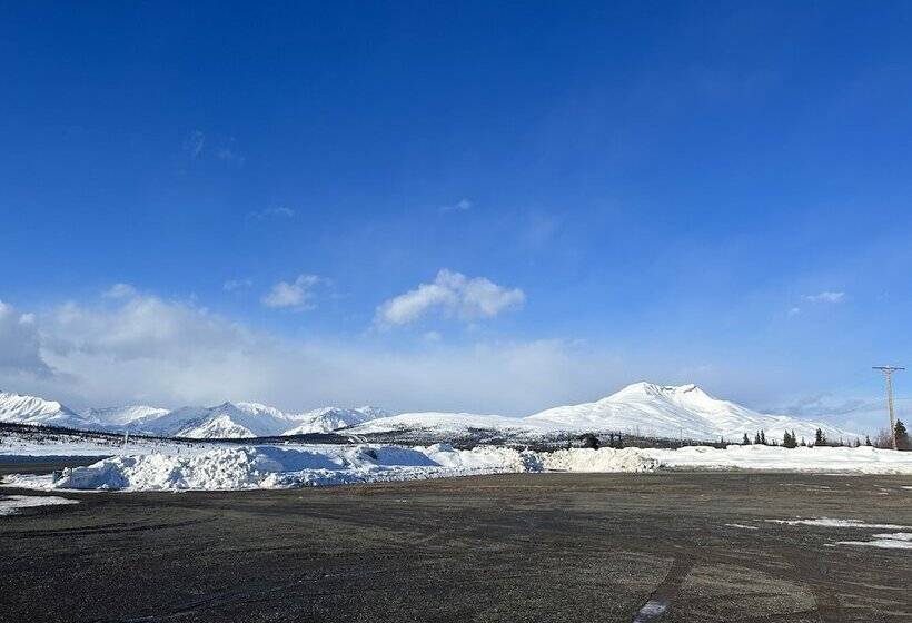 فندق Gunsight Mountain Lodge