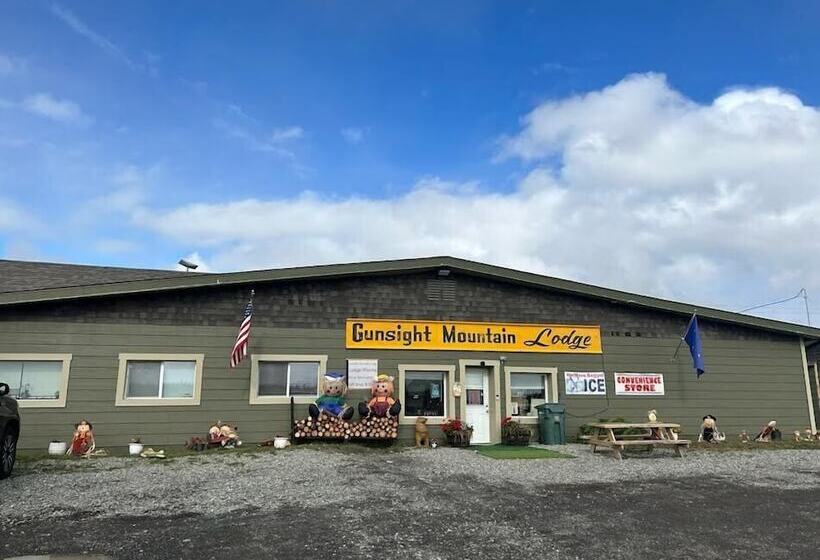 فندق Gunsight Mountain Lodge