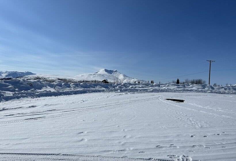 فندق Gunsight Mountain Lodge