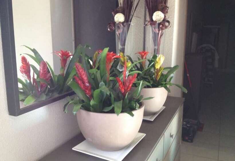 호텔 Hôtel Les Magnanarelles