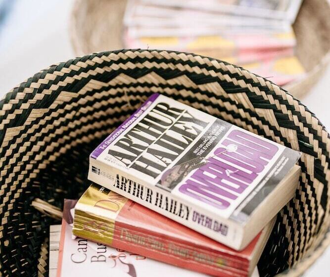 בית מלון כפרי Kala Luxurys By Duhomes