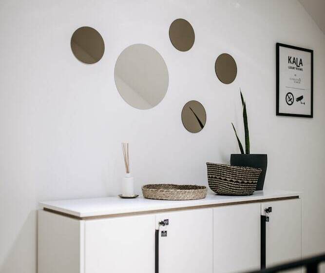 בית מלון כפרי Kala Luxurys By Duhomes