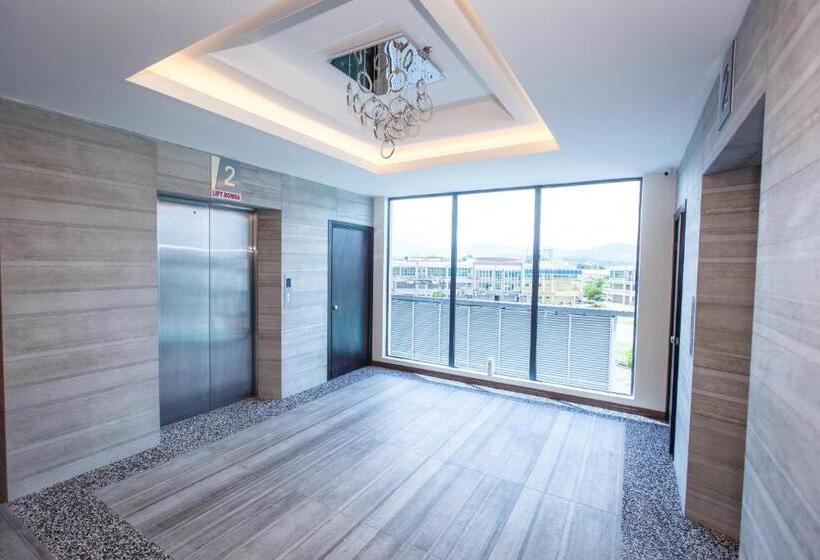 فندق Lintas Platinum