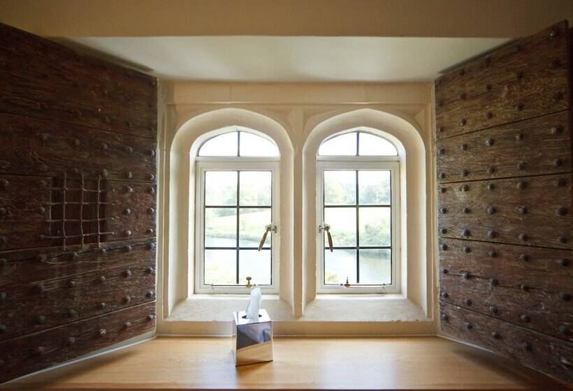 Отель Maidens Tower B&b