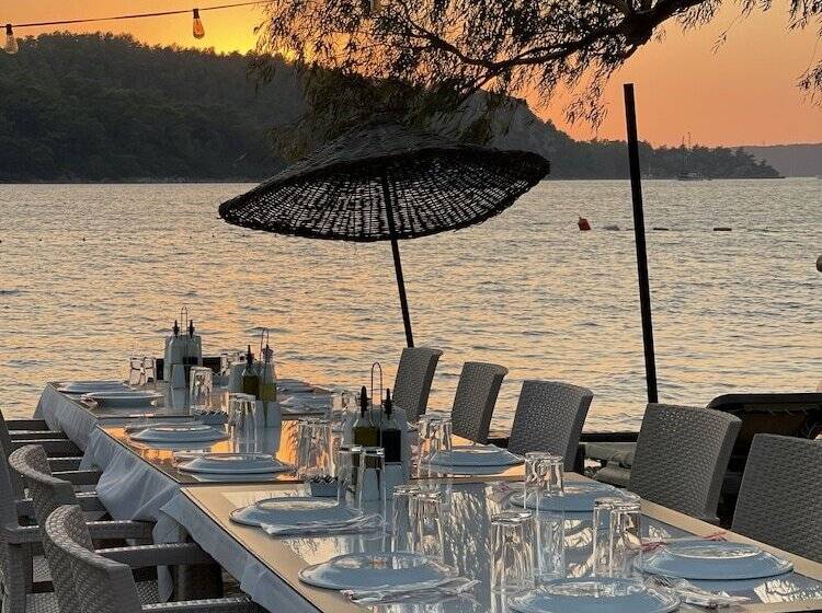 Отель Marimare Beach & Bungalow