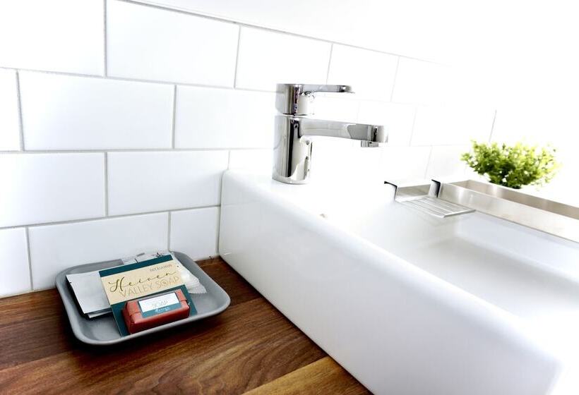 Отель Morel Executive Suites