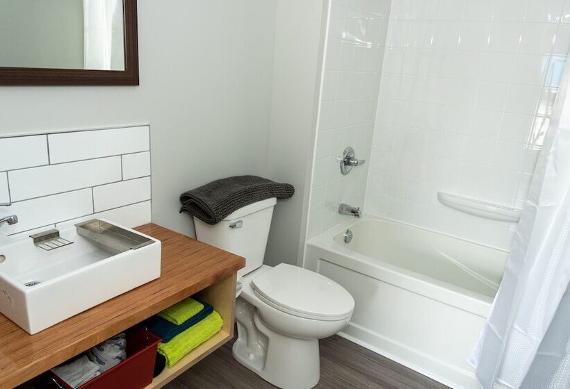 Отель Morel Executive Suites