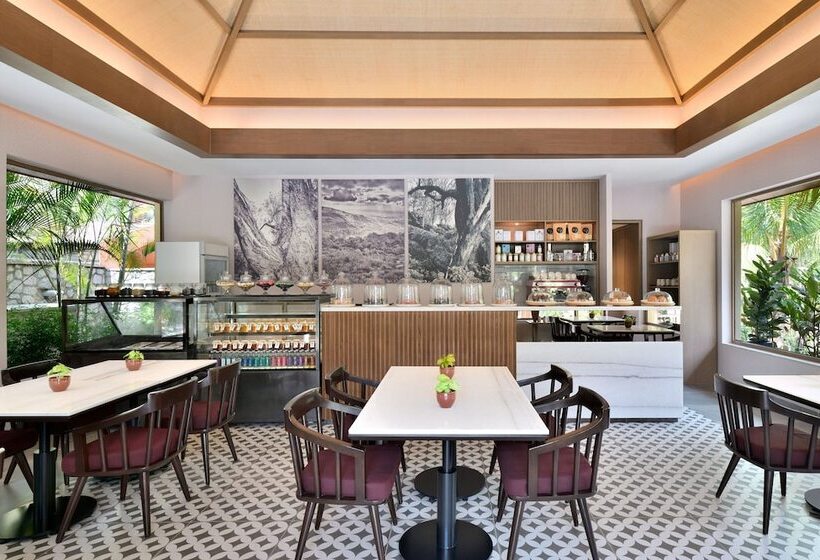 בית מלון כפרי Mulberry Shades Bengaluru Nandi Hills, A Tribute Portfolio Resort