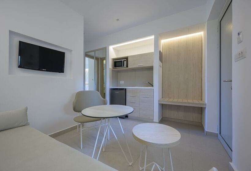 هتل Mythos Suites