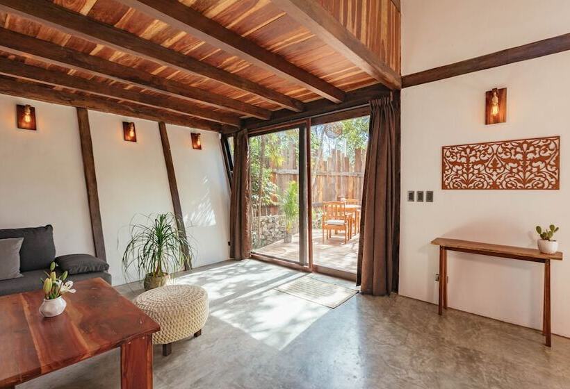 هتل Nahouse Jungle Lodges