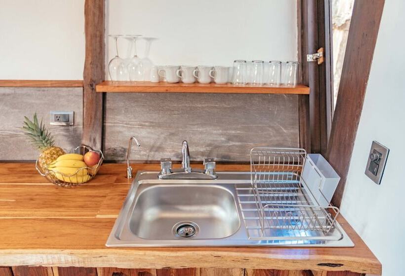 هتل Nahouse Jungle Lodges