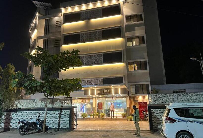 فندق Niraj International